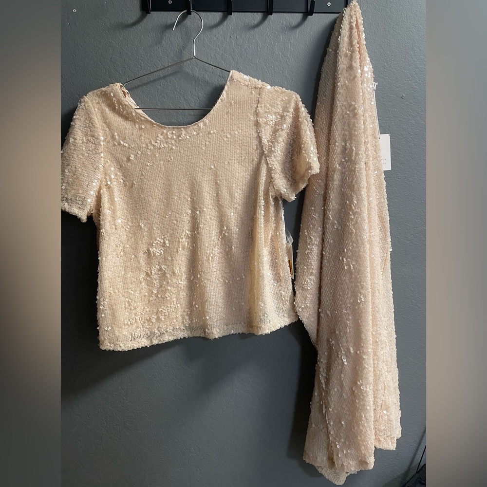 LC Lauren Conrad Cream Sequin Short Sleeve Top with Matching Shawl